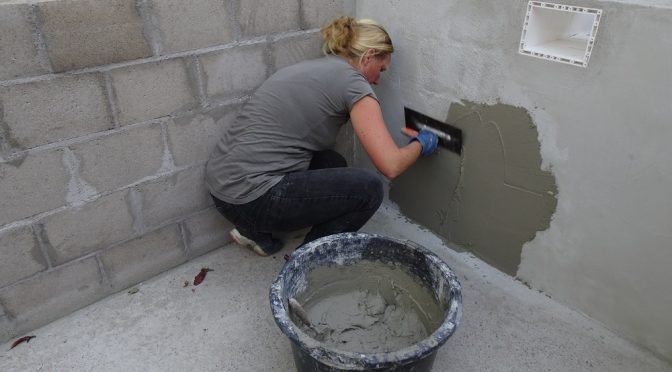 val verlegen Induceren Betonnen muren stucen – Nicole Prins